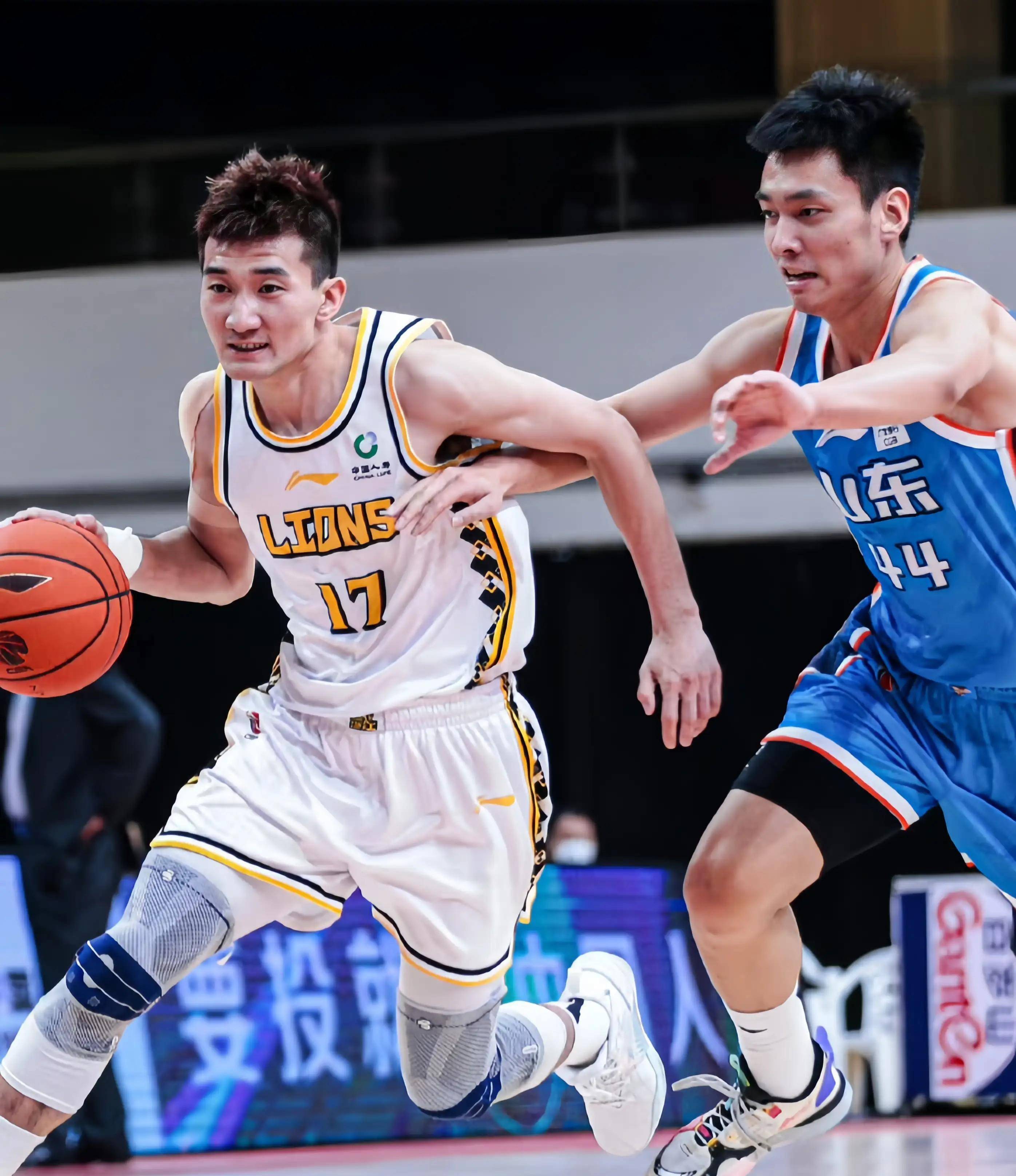 里失去灵活 里失去灵活