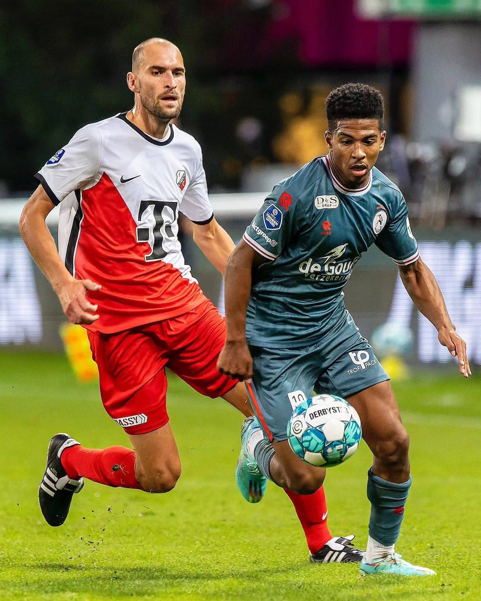 是她在比赛 是她在比赛