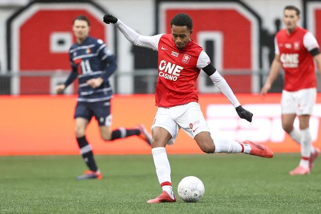 利物浦萨拉 利物浦萨拉